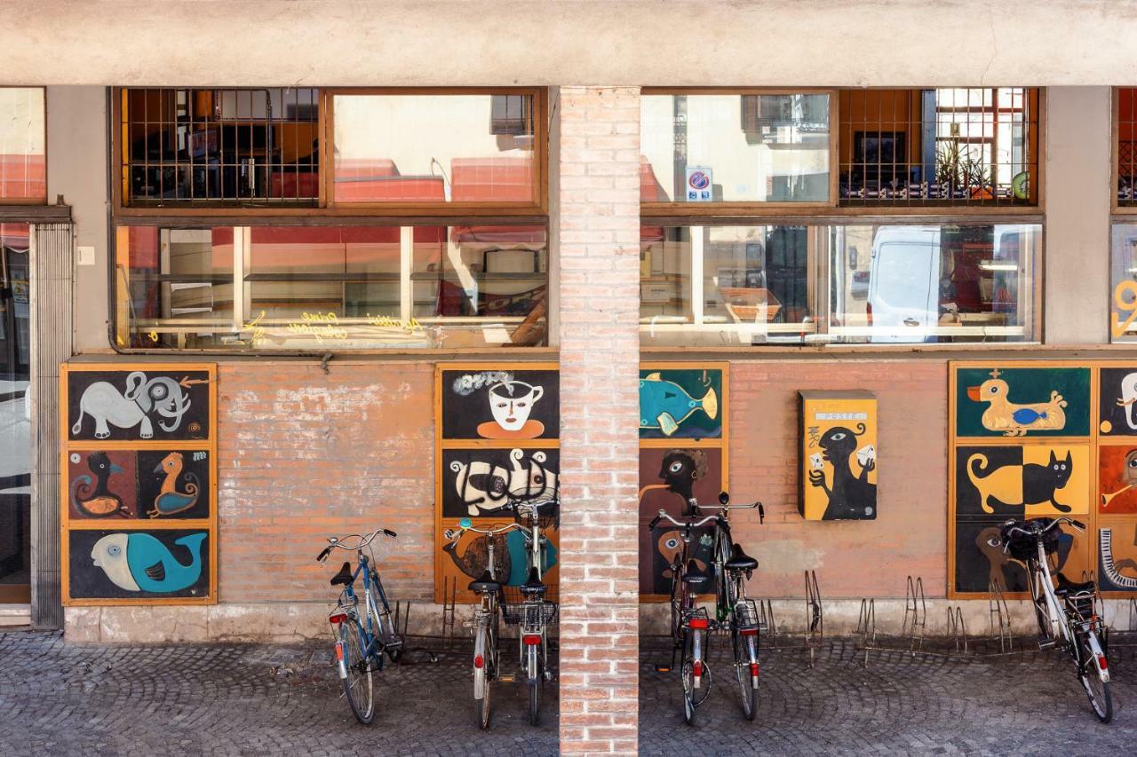 Ferrara Mercato Fancy Studio Bagian luar foto