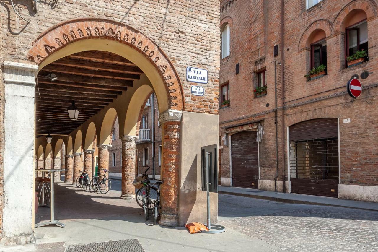 Ferrara Mercato Fancy Studio Bagian luar foto